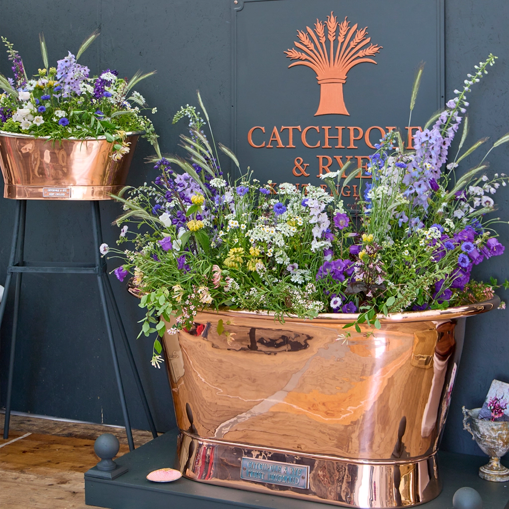 Discover traditional Metal Baths at Catchpole & Rye. Explore our collection of bespoke traditional metal baths, manufactured with precision for luxury bathrooms.